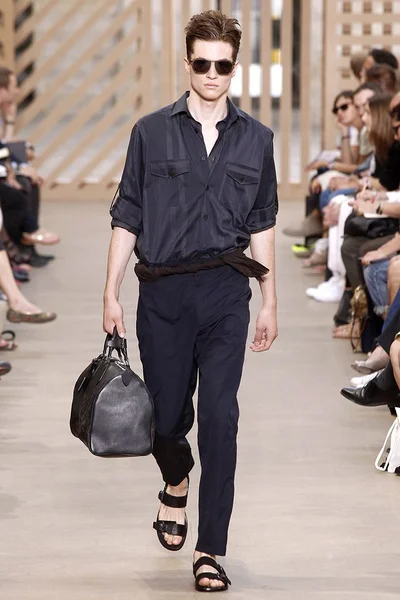Look 40